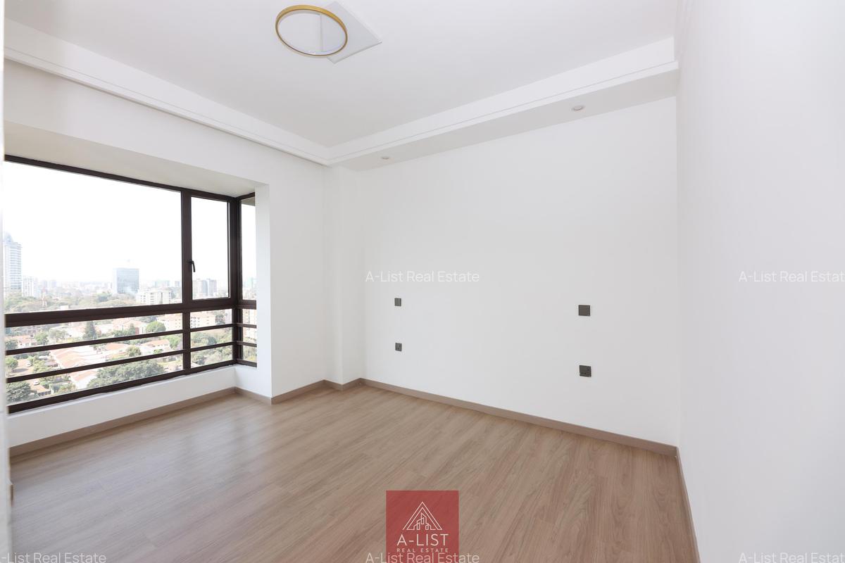3 Bed Apartment with En Suite at Riverside Drive - 9