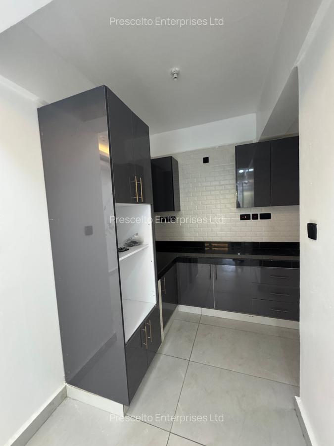 3 Bed Apartment with En Suite at Off Links Road - 13