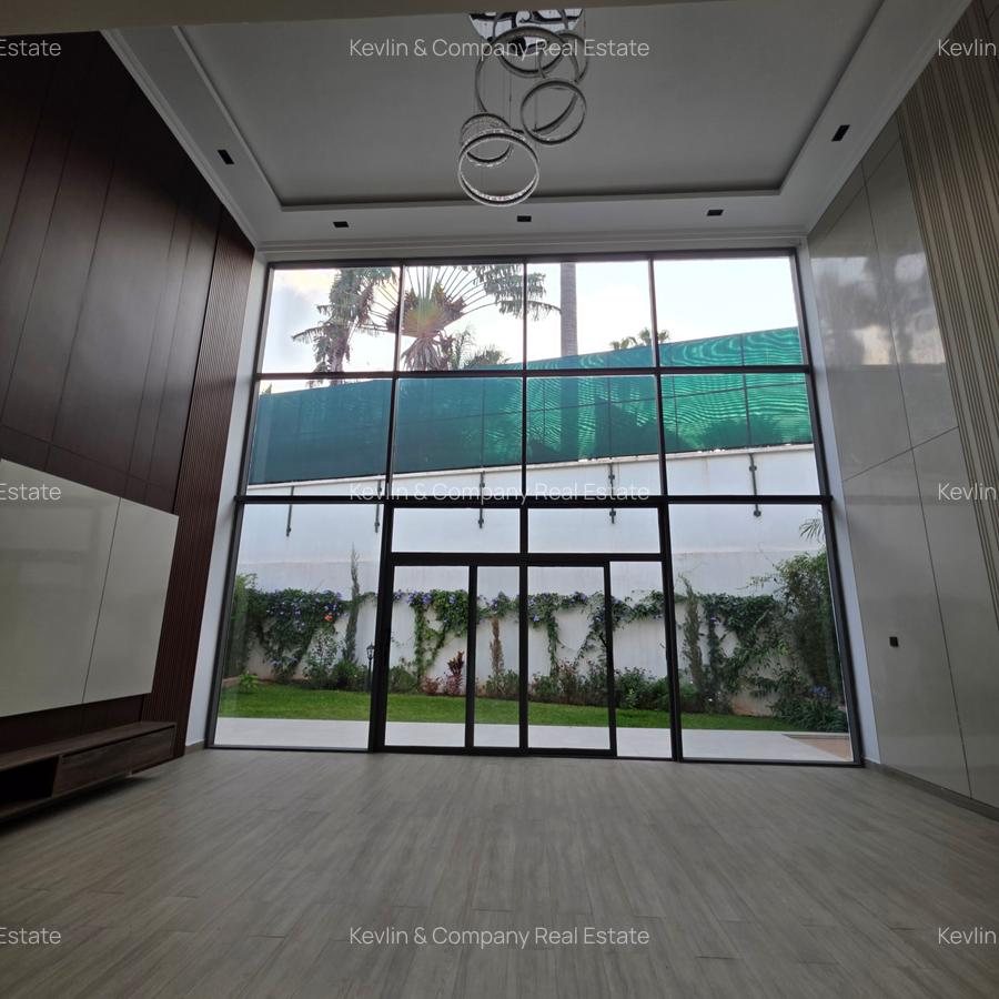 5 Bed Townhouse with En Suite in Lavington - 3