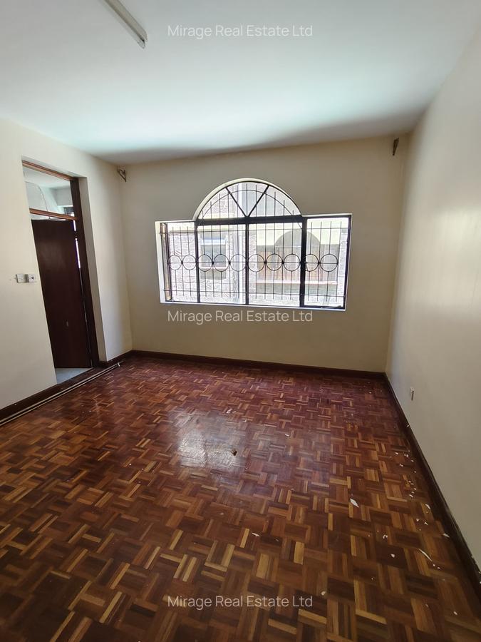 3 Bed Apartment with Swimming Pool in Kilimani - 9