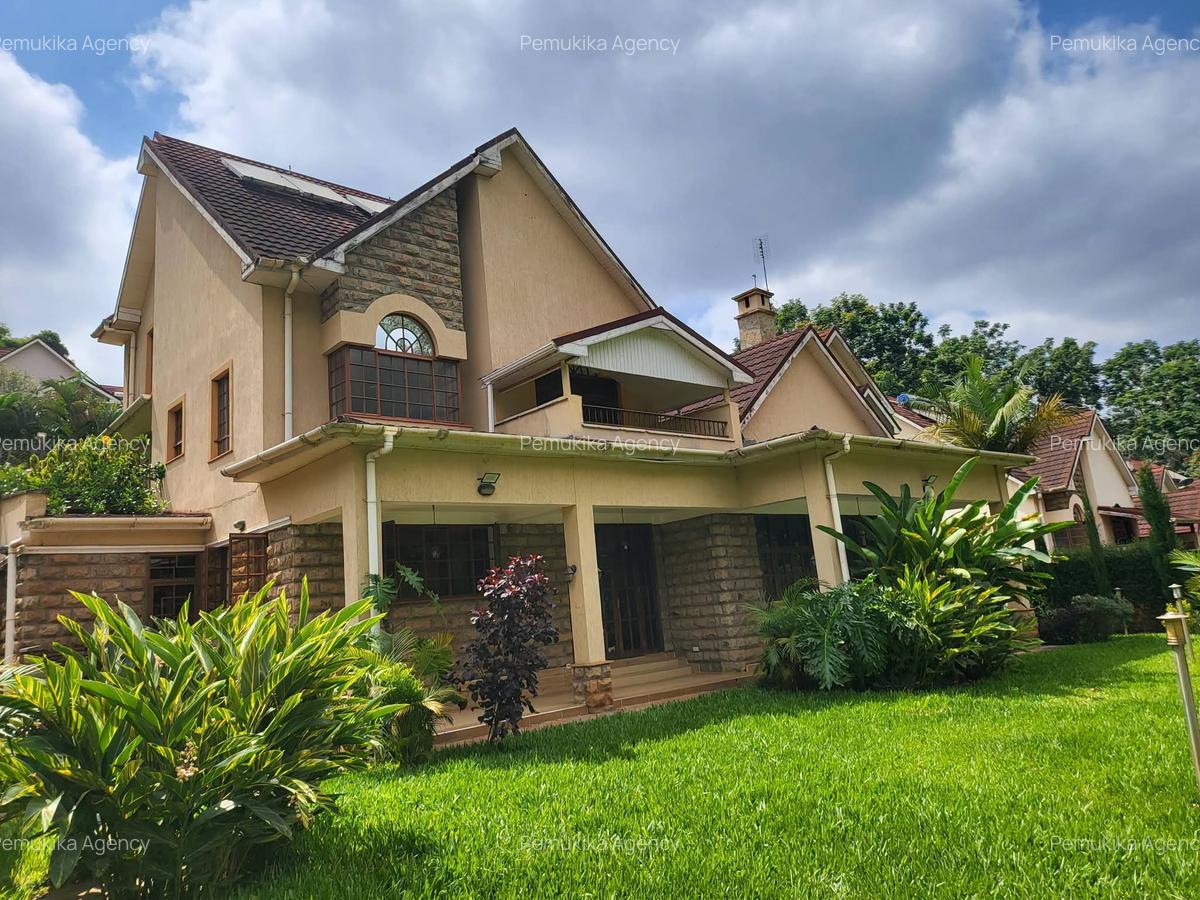 5 Bed Townhouse with En Suite in Rosslyn - 2