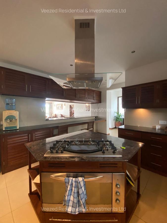 Furnished 3 Bed Apartment with En Suite in Nyali Area - 12