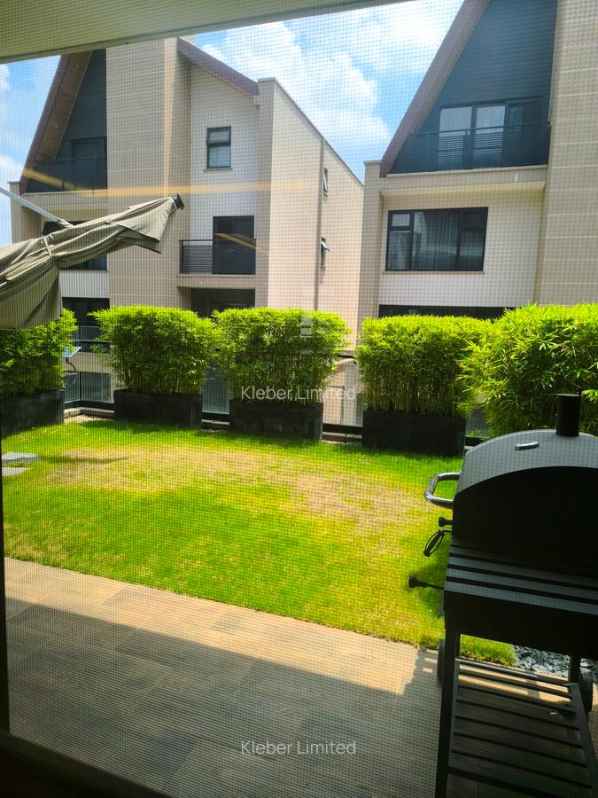 4 Bed Villa with En Suite in Lavington - 1
