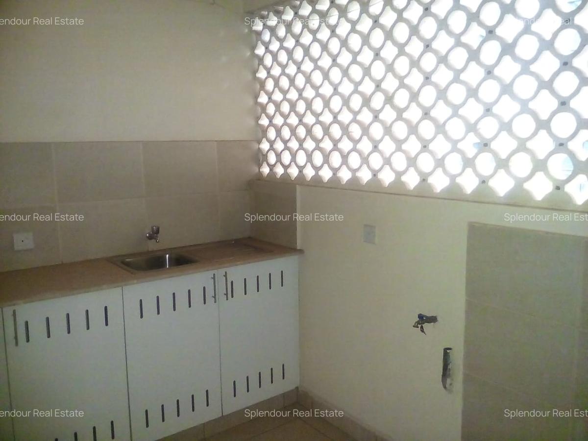 3 Bed Apartment with En Suite in Rhapta Road - 14