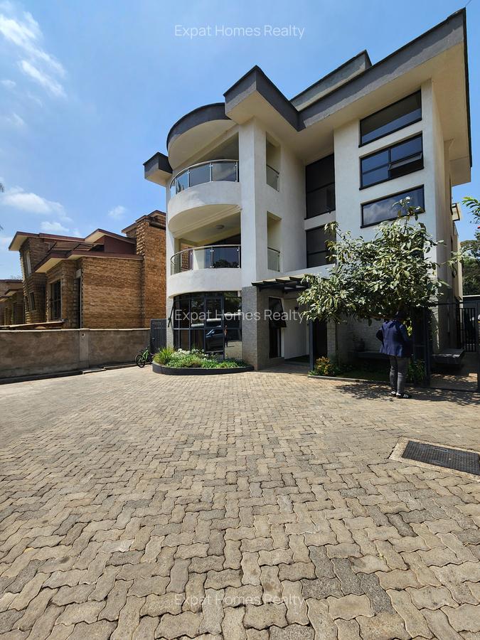 5 Bed Villa with En Suite in Lavington - 2