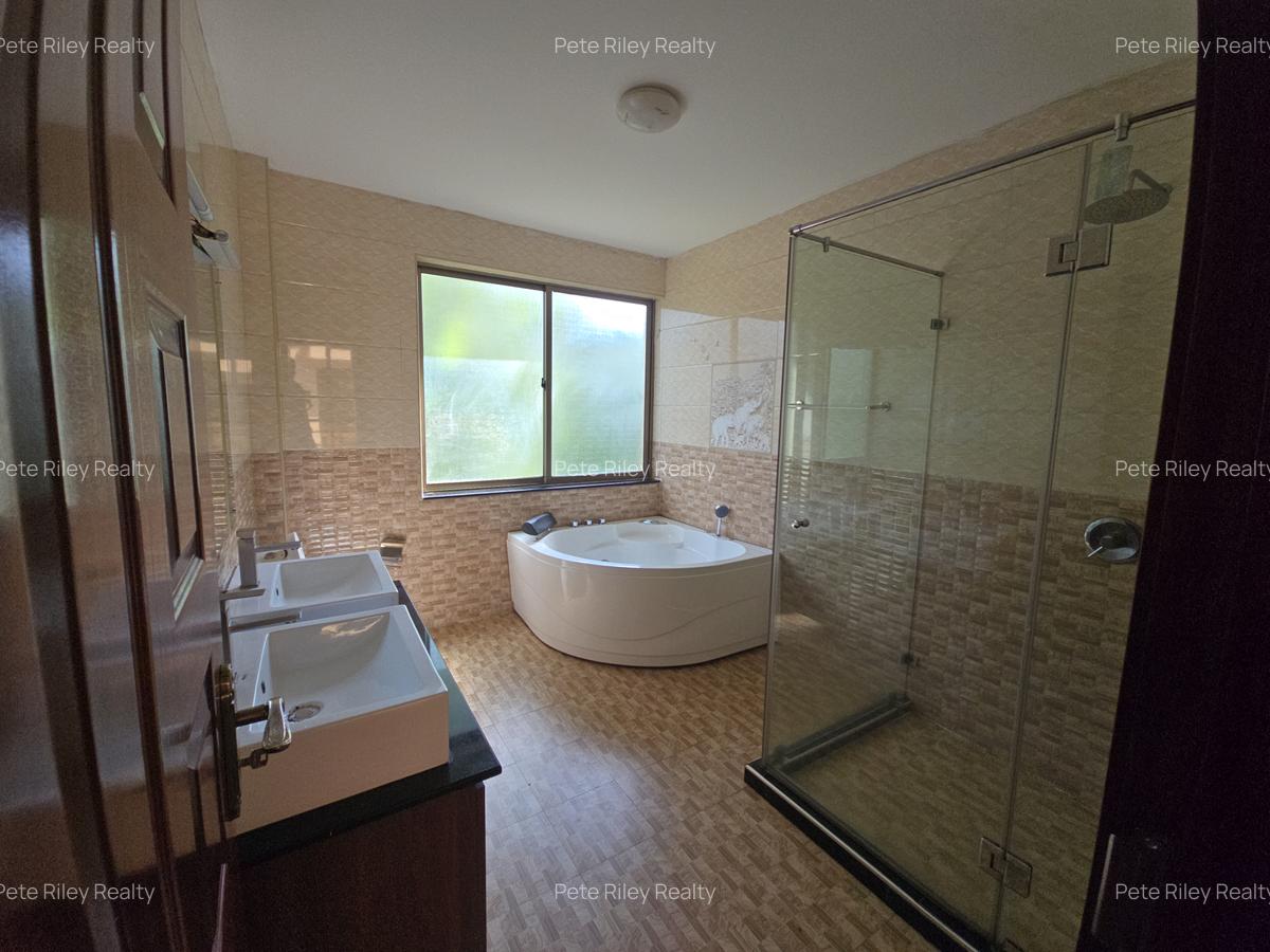 5 Bed Villa with En Suite at Chalbi Drive - 15