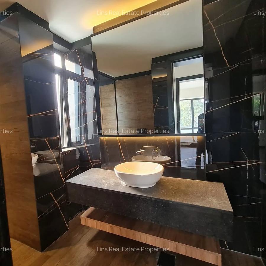 Serviced 2 Bed Apartment with En Suite in Spring Valley - 7