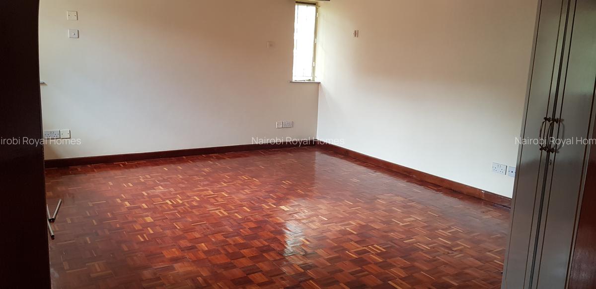 5 Bed Townhouse with En Suite at James Gichuru - 12