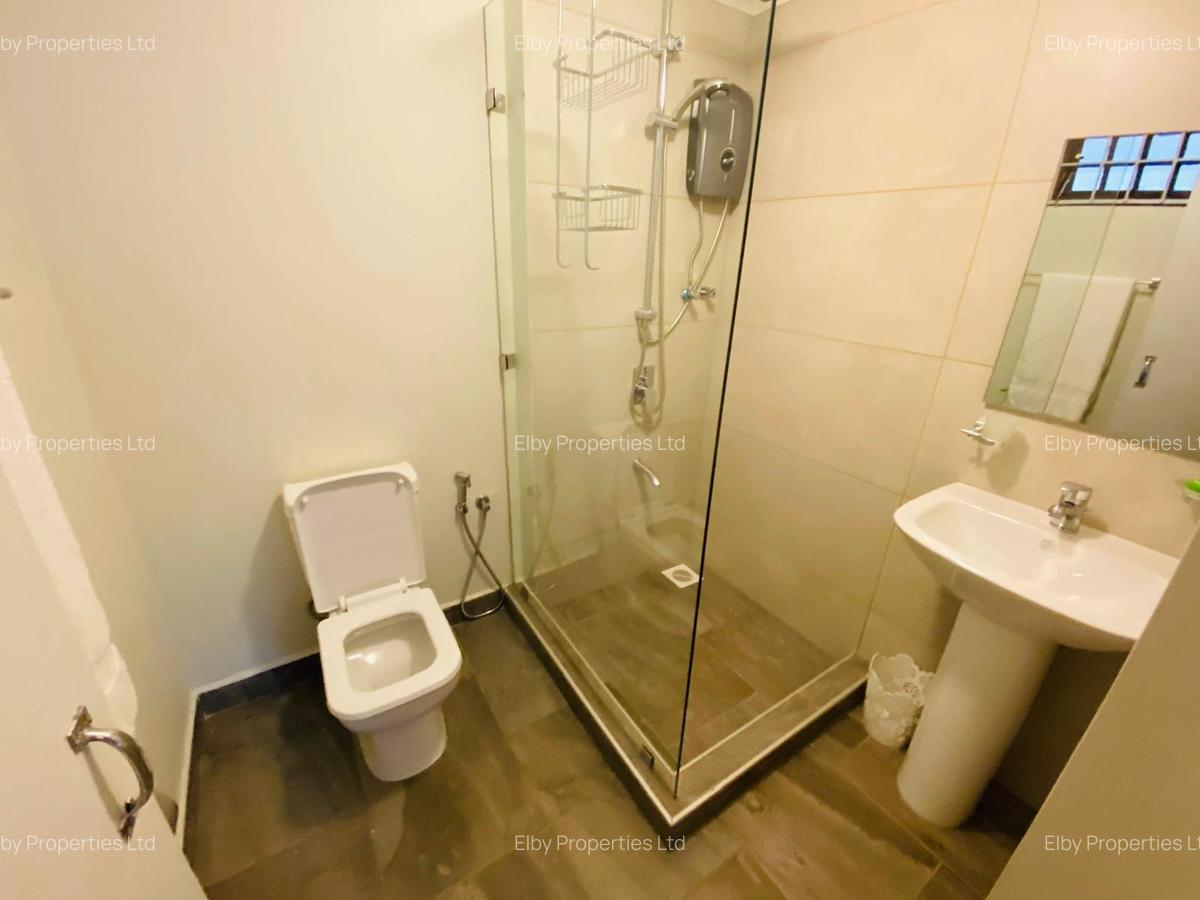 7 Bed House with En Suite in Runda - 11