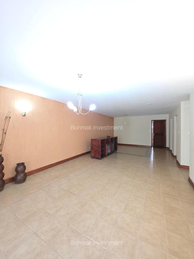 3 Bed Apartment with En Suite at Riverside Drive - 14