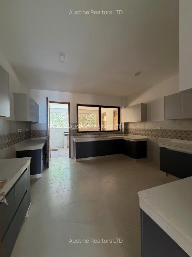 2 Bed Apartment with En Suite in Nyali Area - 4