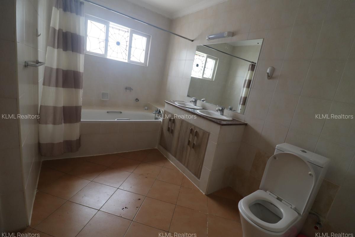 4 Bed Townhouse with En Suite in Nyari - 7