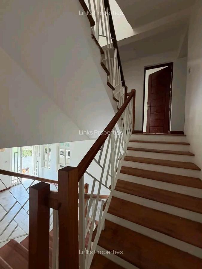 4 Bed Townhouse with En Suite at Karen - 5