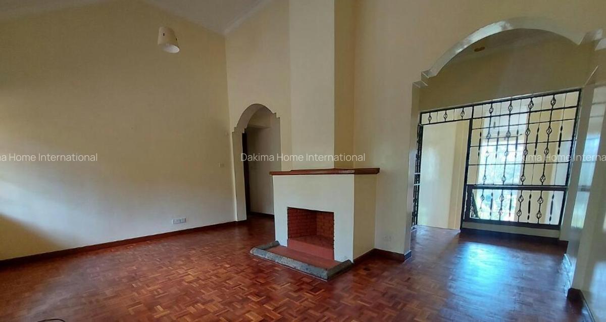 5 Bed Townhouse with En Suite in Rosslyn - 4
