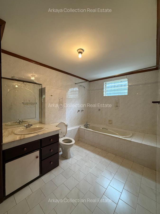 5 Bed House with En Suite in Gigiri - 15