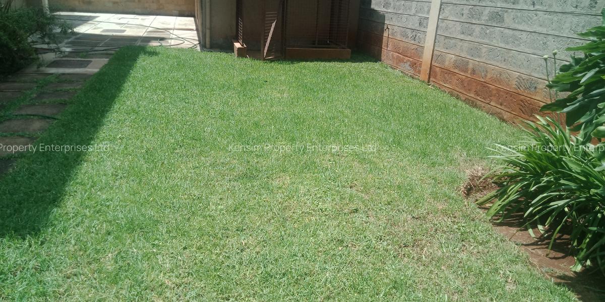 5 Bed Townhouse with En Suite in Lavington - 2