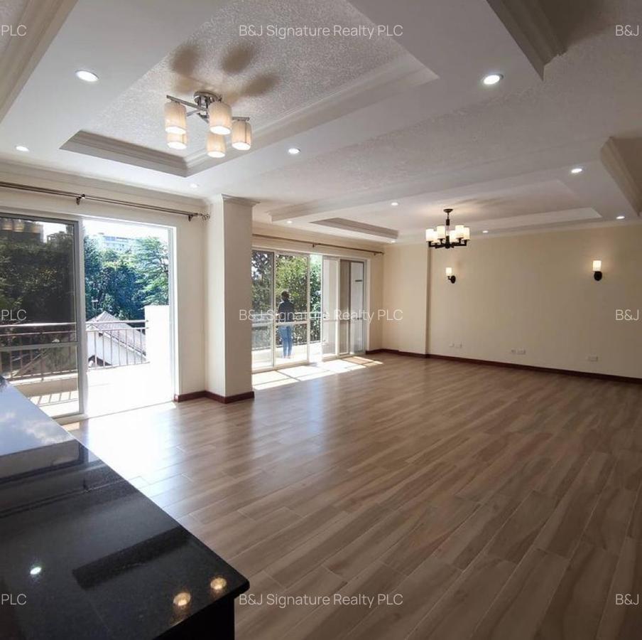3 Bed Apartment with En Suite in Riverside - 2