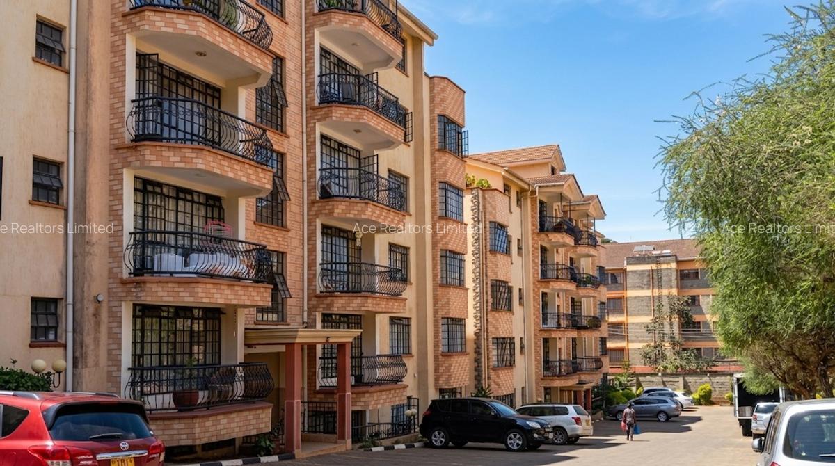 3 Bed Apartment with En Suite at Sports Road - 18