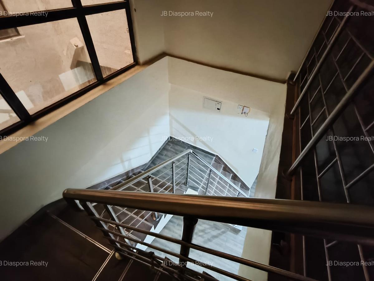 4 Bed Apartment with En Suite at 6Th Parklands - 12