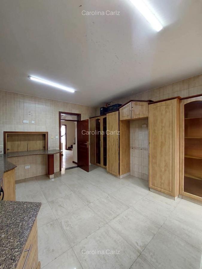 4 Bed Townhouse with En Suite at Brookside Drive - 7