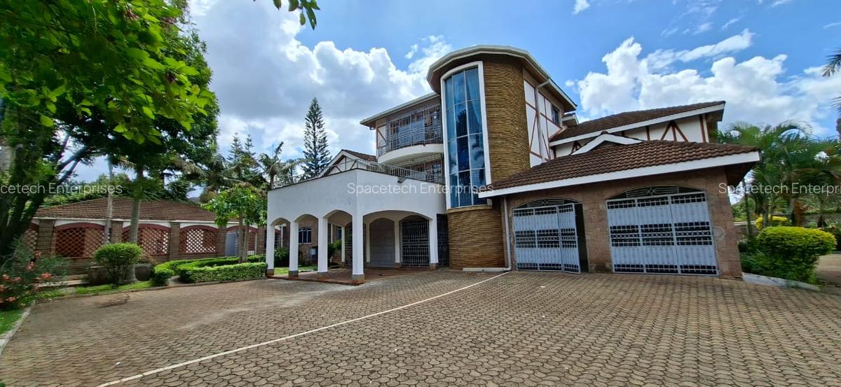 5 Bed House with En Suite in Runda - 2