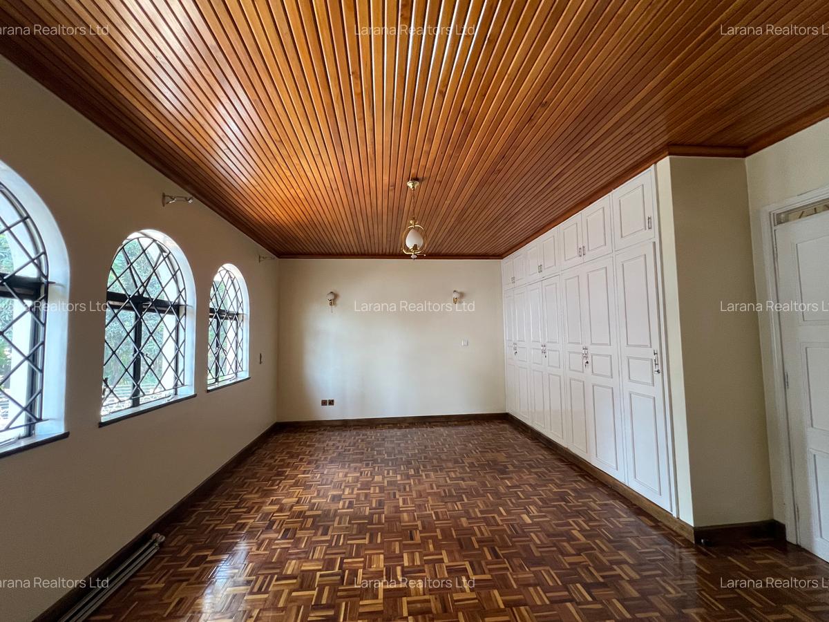 4 Bed Townhouse with En Suite at Brookside - 18