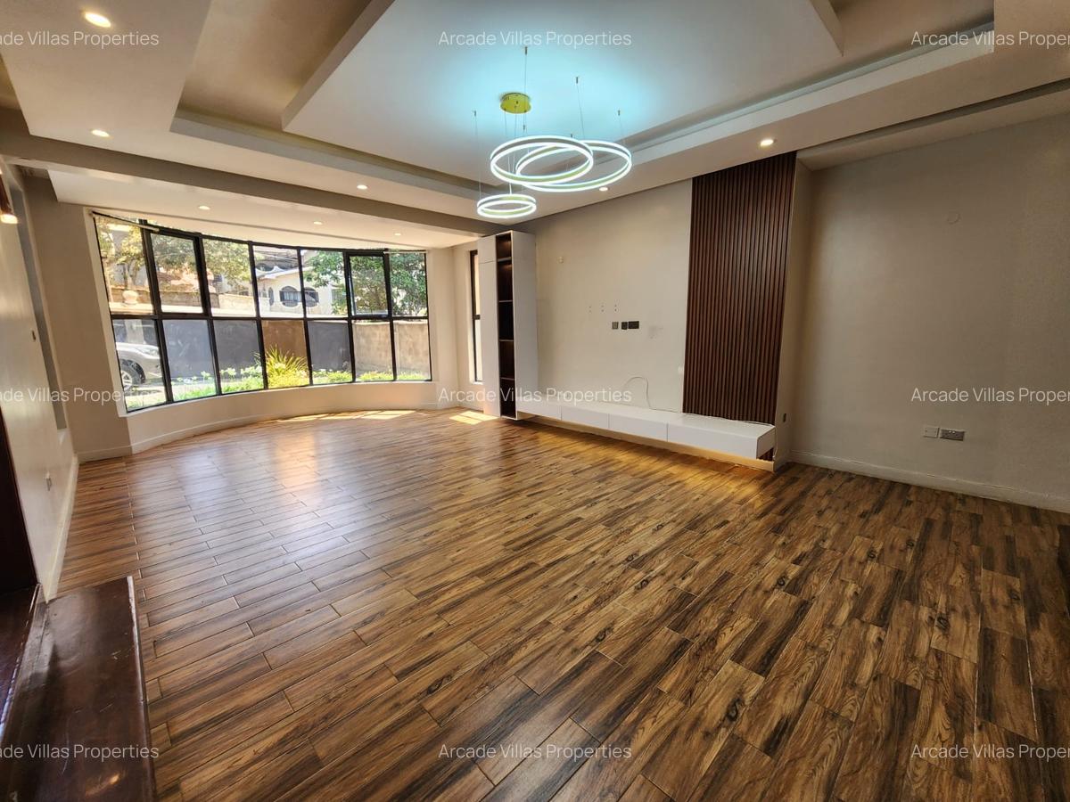 5 Bed Townhouse with En Suite in Lavington - 11
