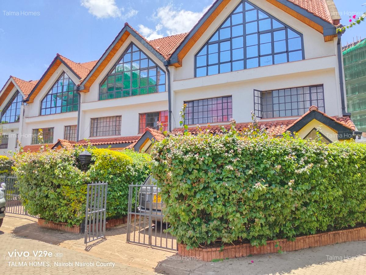 4 Bed Townhouse with En Suite at Off Brookside Grove - 2
