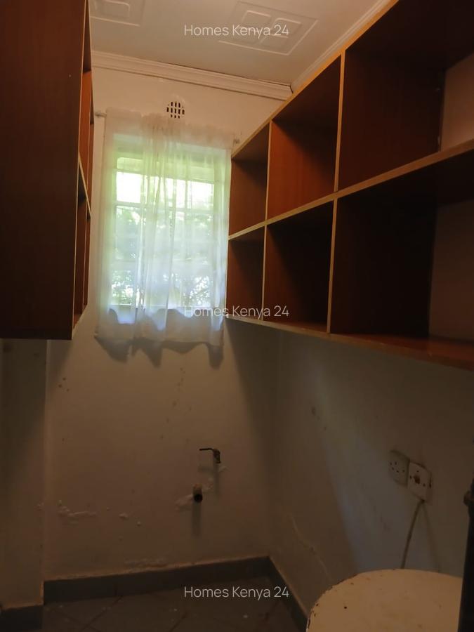 2 Bed House in Ridgeways - 6