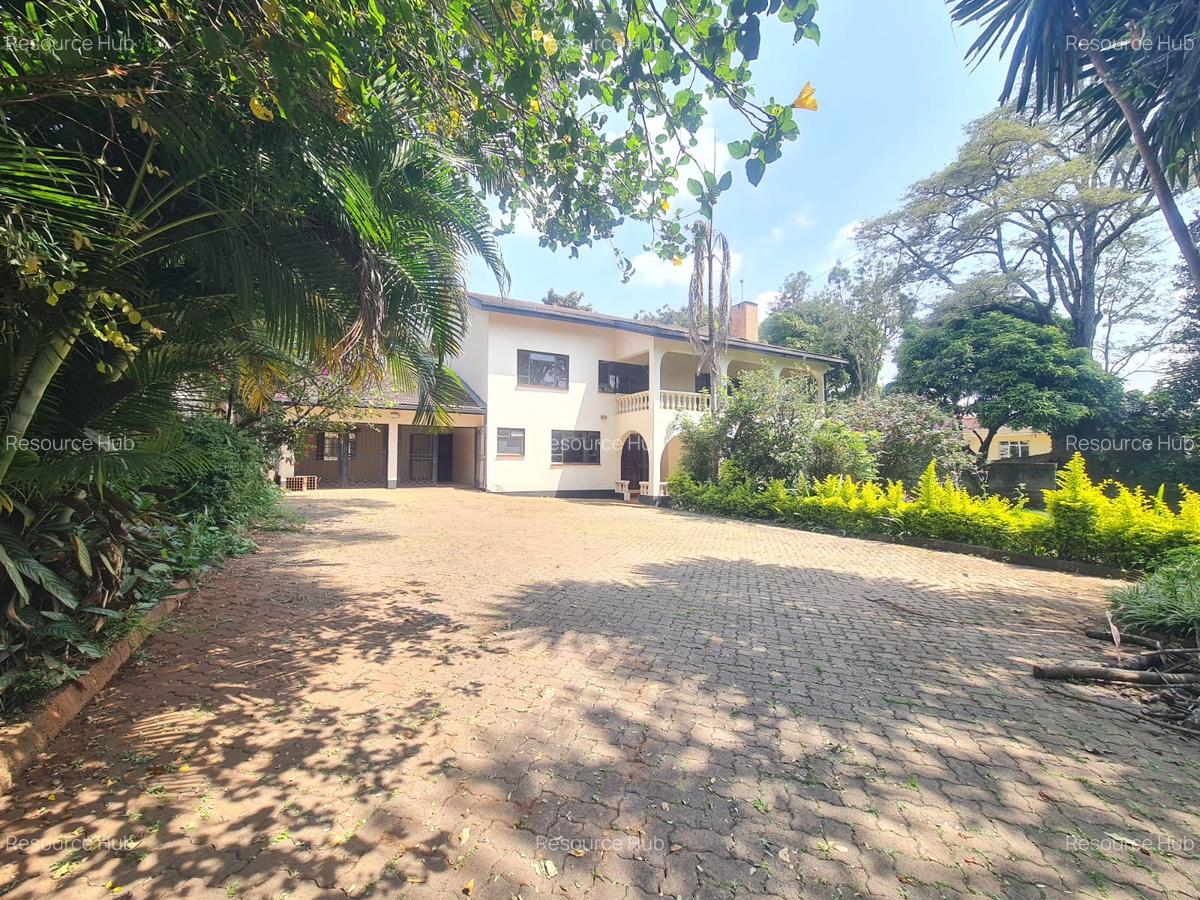 5 Bed House with En Suite at Nyari - 3