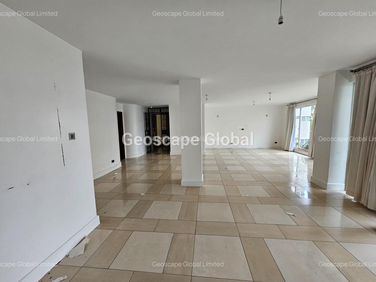 3 Bed Apartment with En Suite in Riverside - 9