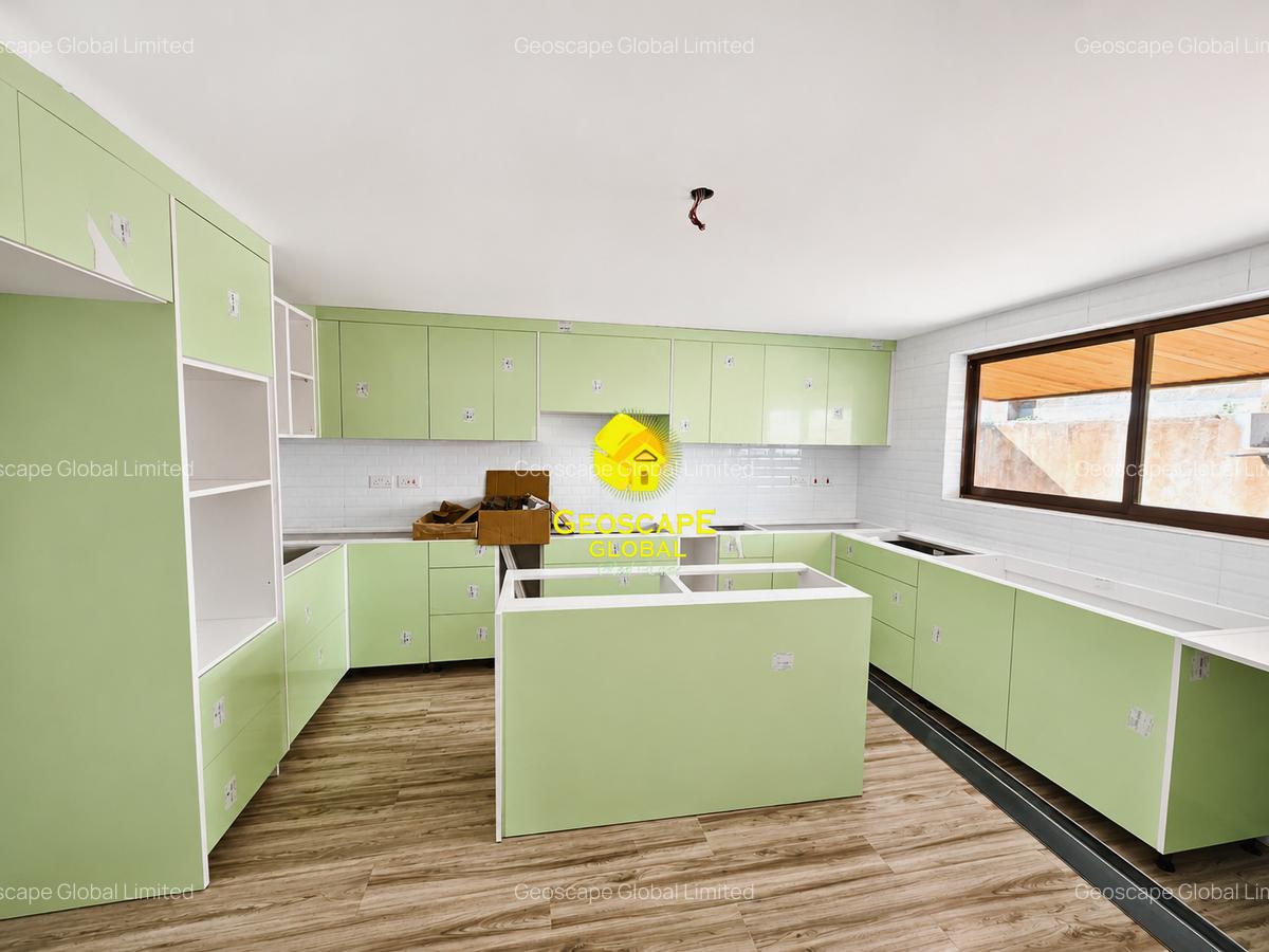 5 Bed House with En Suite in Nyari - 6