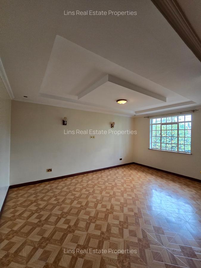 5 Bed House with En Suite in Runda - 10