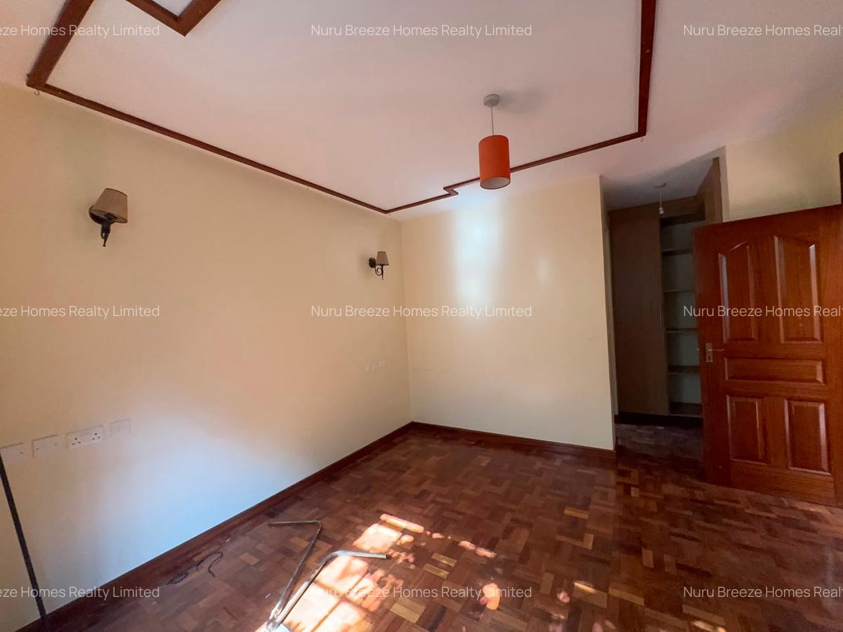 4 Bed Townhouse with En Suite in Lavington - 14
