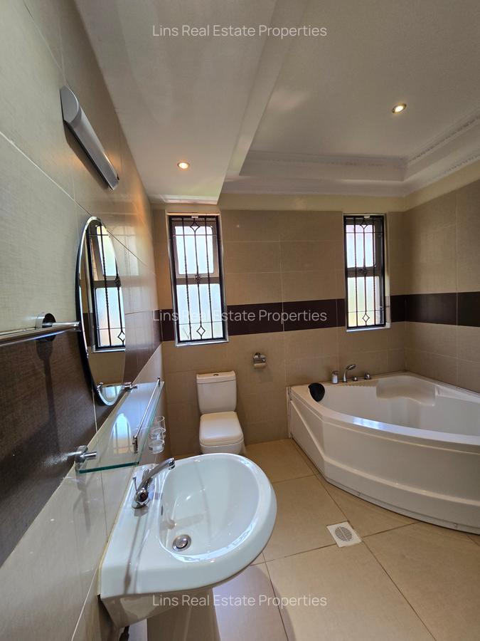 4 Bed Townhouse with En Suite in Runda - 17