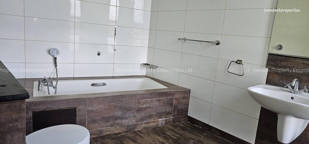 5 Bed Townhouse with En Suite in Karen - 16