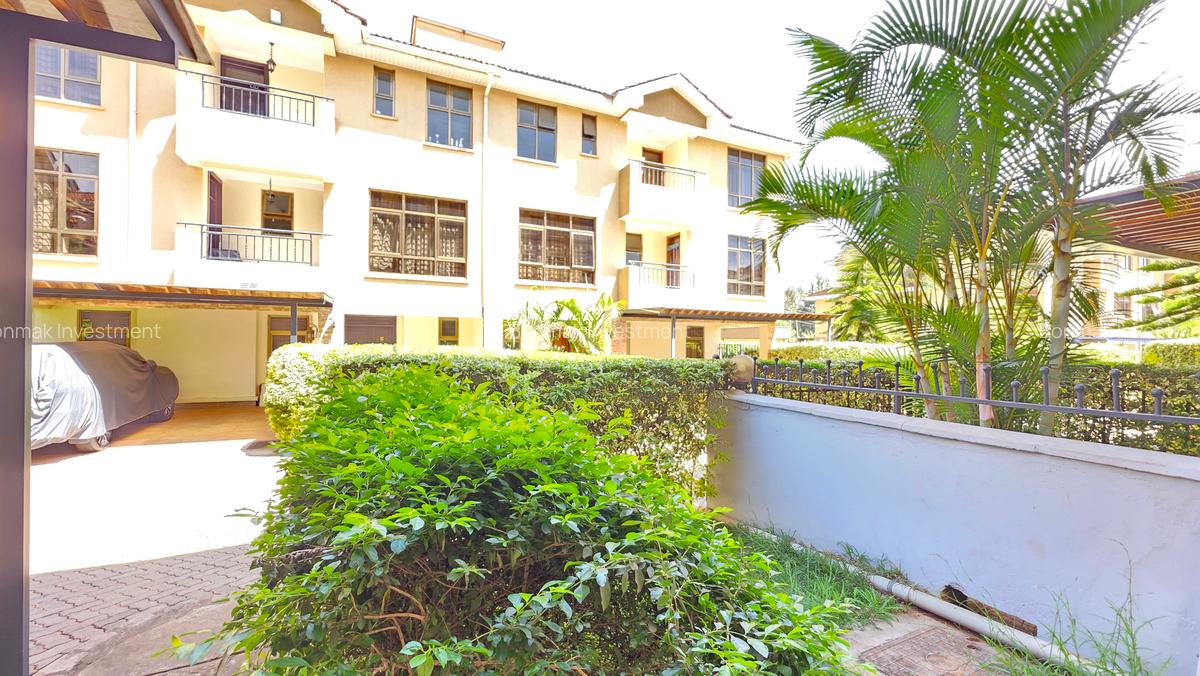 5 Bed Townhouse with En Suite at Lavington Green - 11