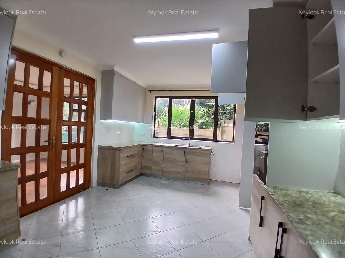 4 Bed Townhouse with En Suite at Lavington - 11