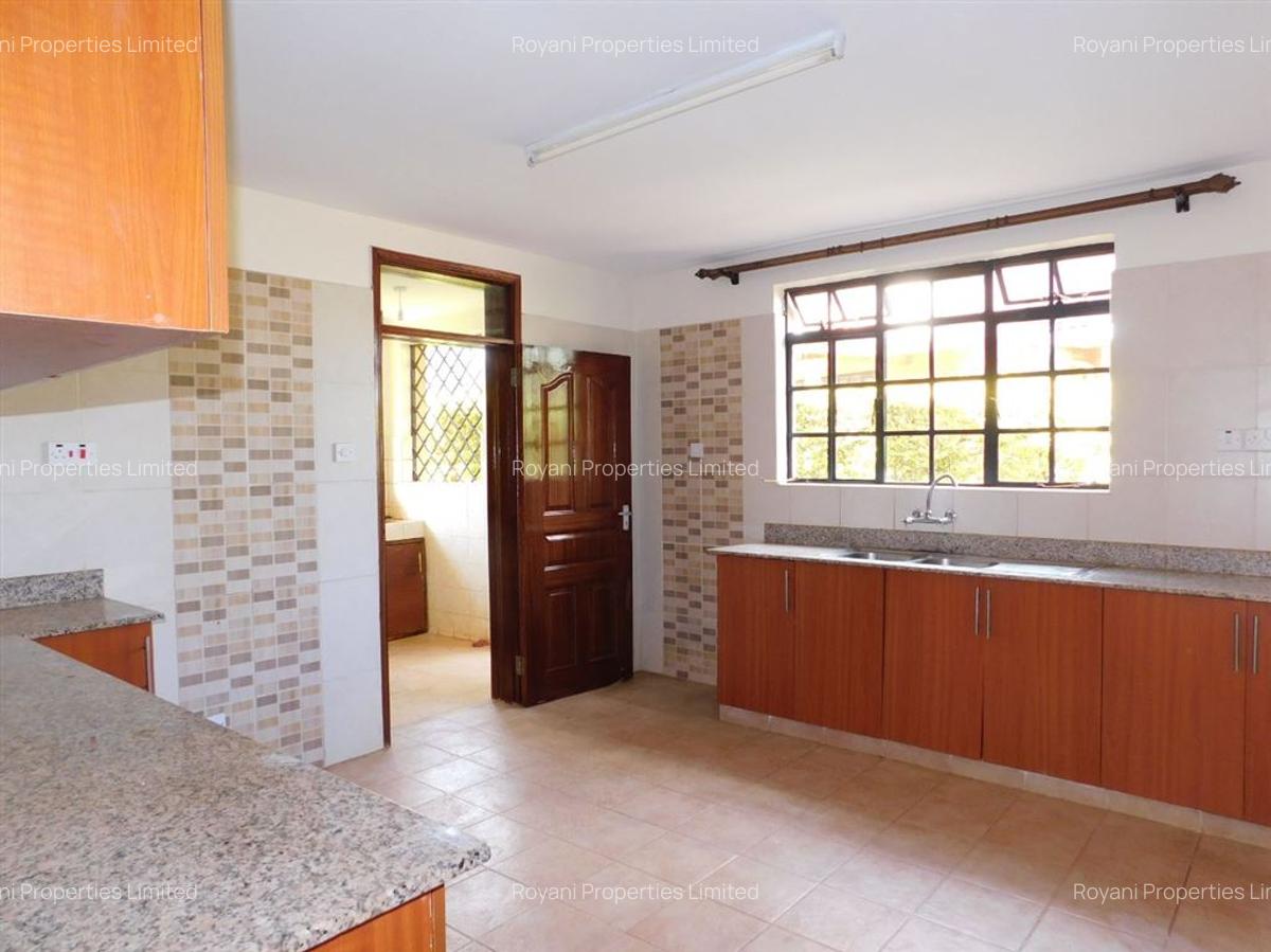 4 Bed House with En Suite at Fourways Junction Estate - 5