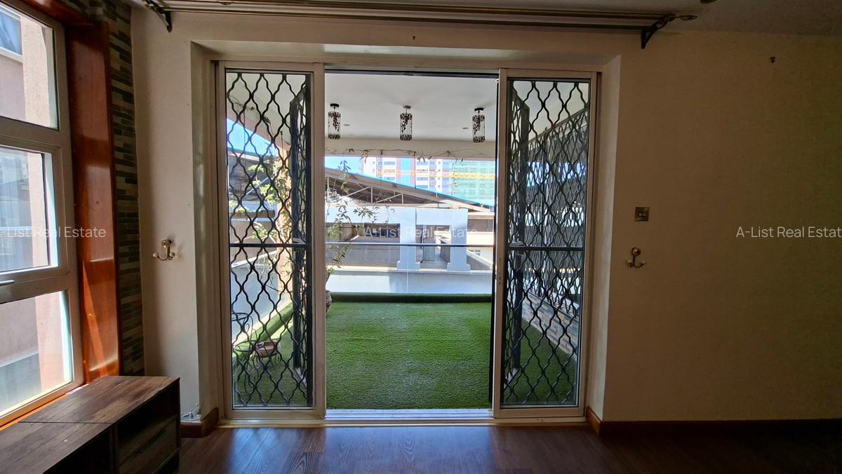 4 Bed Apartment with En Suite at 2Nd Parklands Avenue - 4
