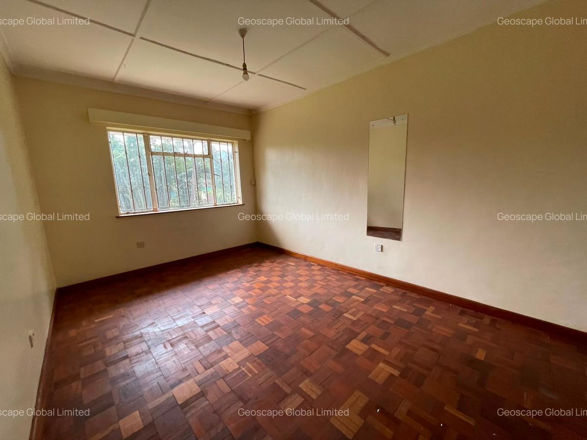 6 Bed Villa with En Suite in Riverside - 7