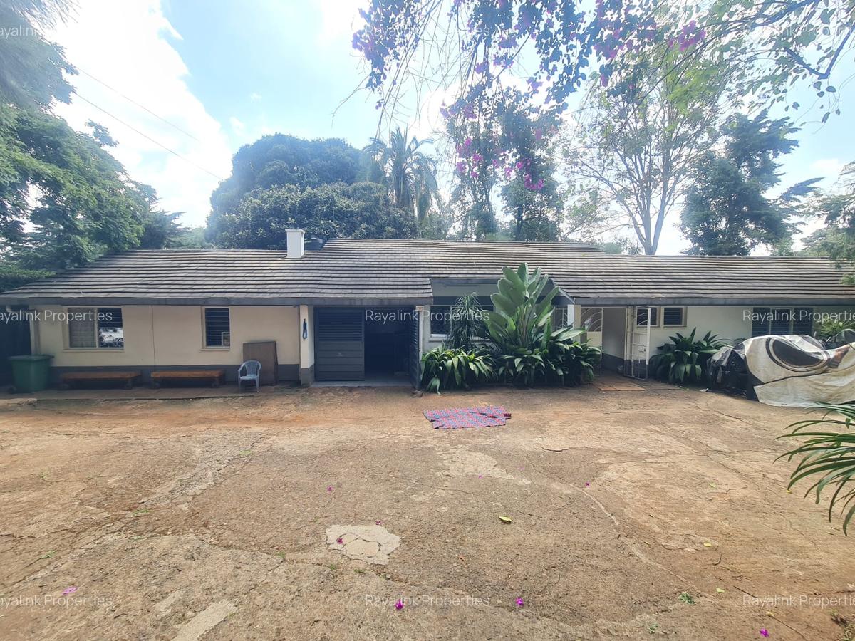 4 Bed House with En Suite at Loresho - 2