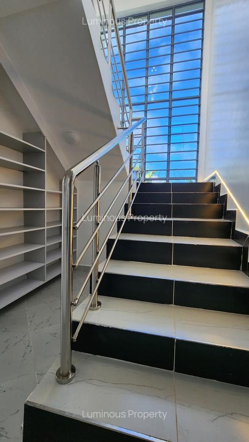 5 Bed House with En Suite in Ruiru - 8