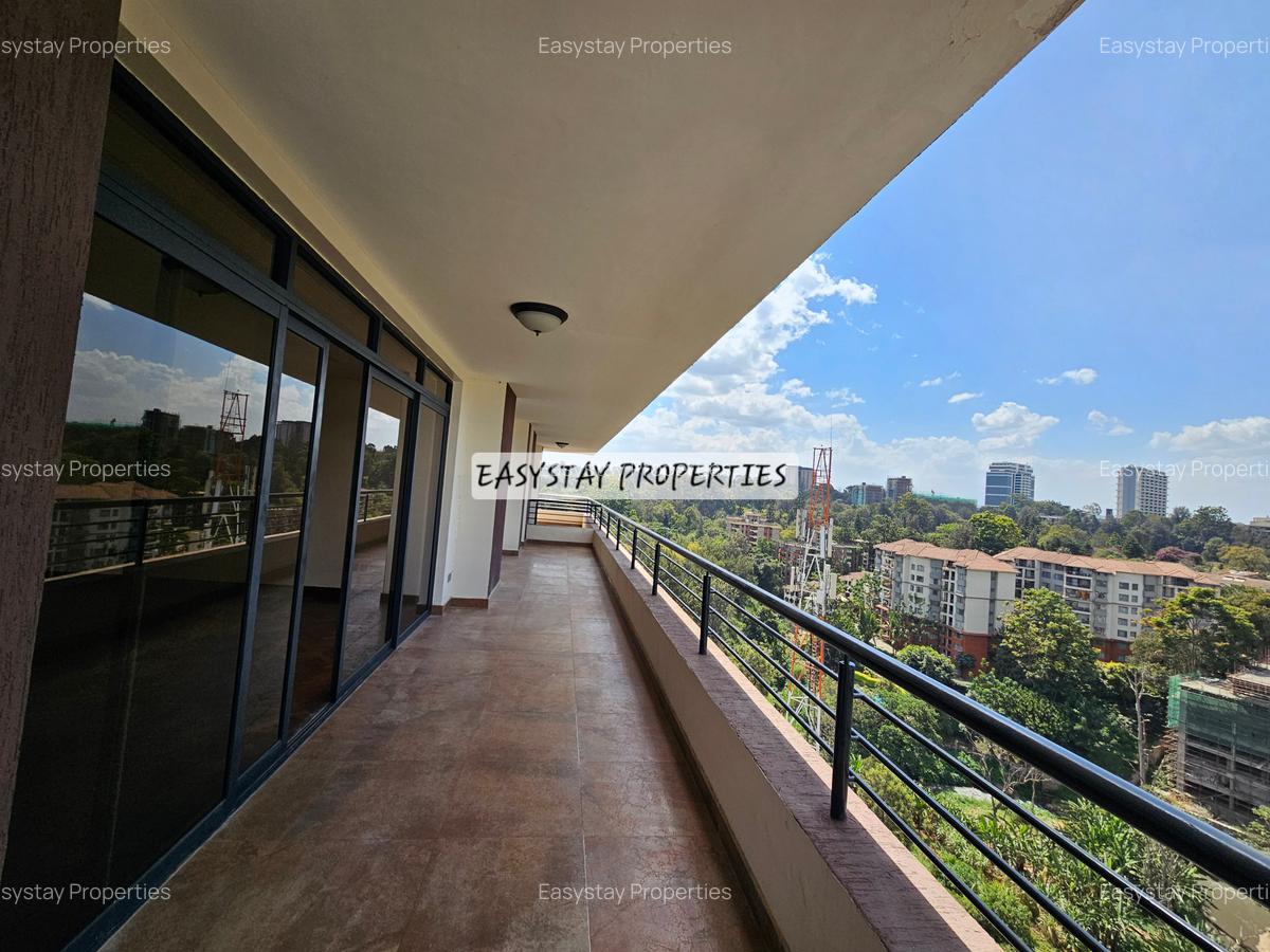 3 Bed Apartment with En Suite in Riverside - 3