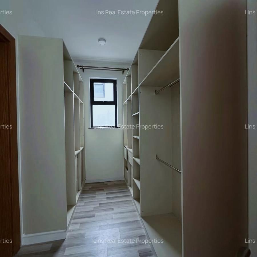 5 Bed Townhouse with En Suite in Lavington - 9