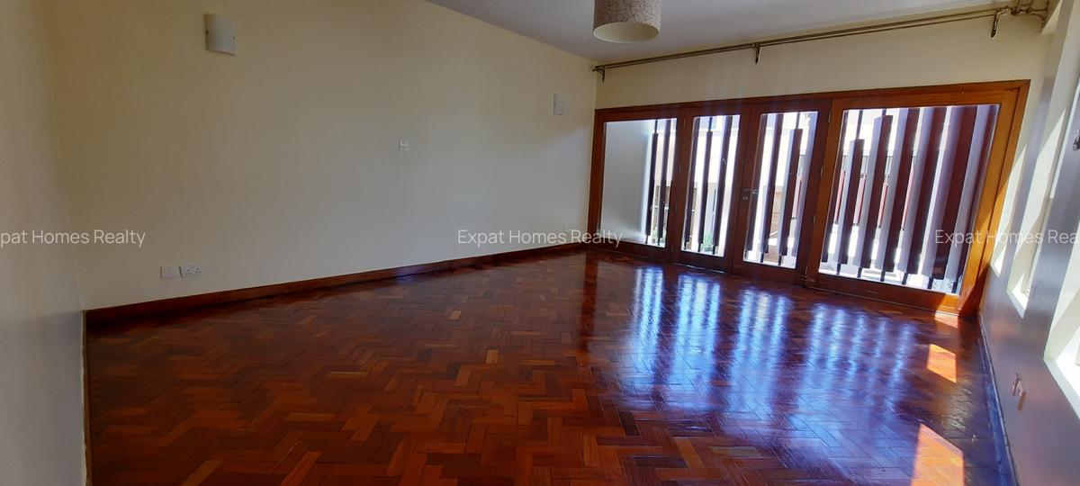 5 Bed Villa with En Suite in Lavington - 13