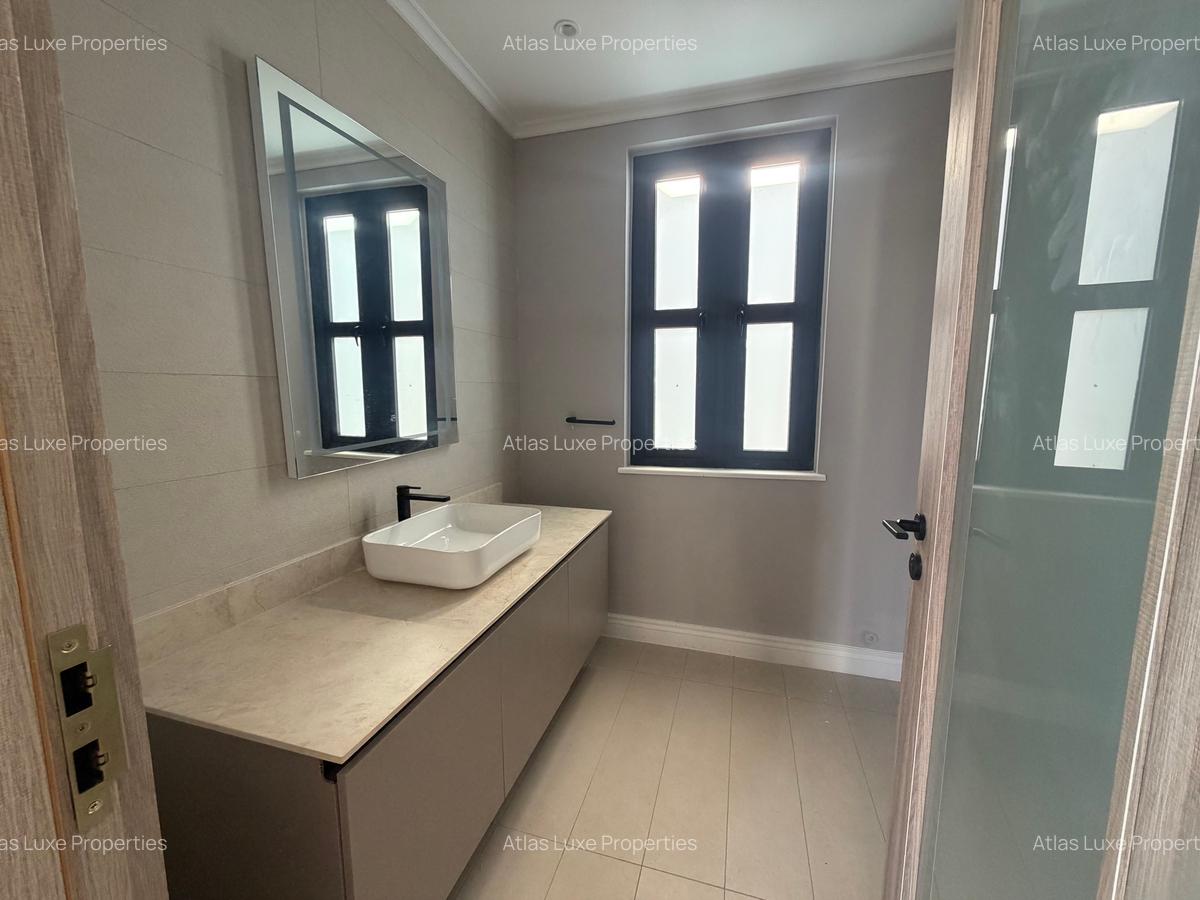 4 Bed Villa with En Suite in Runda - 6