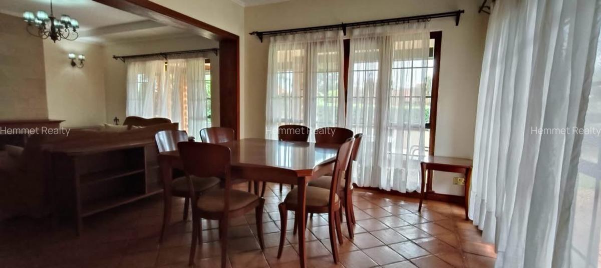 4 Bed House with En Suite in Ridgeways - 5