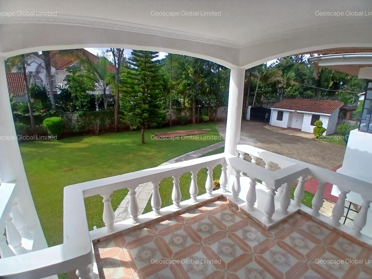 5 Bed House with En Suite in Runda - 11