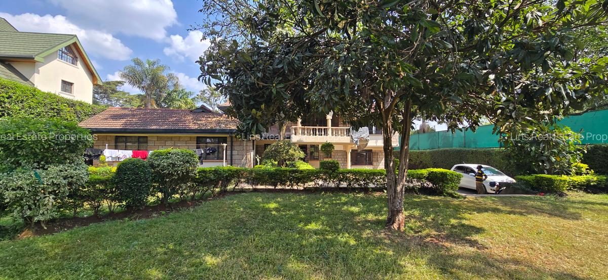 5 Bed House with En Suite in Runda - 2